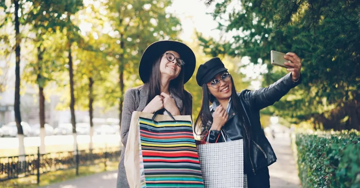 220+ Best Friendship Shayari In Hindi 2025 3 True Friendship Shayari in Hindi