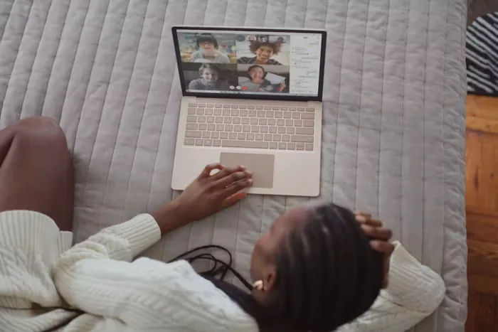 The Tiny Rituals That Keep Long-Distance Friendships Close 1 The Tiny Rituals